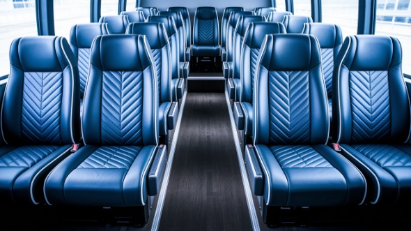 des moines 15 passenger minibus rental
