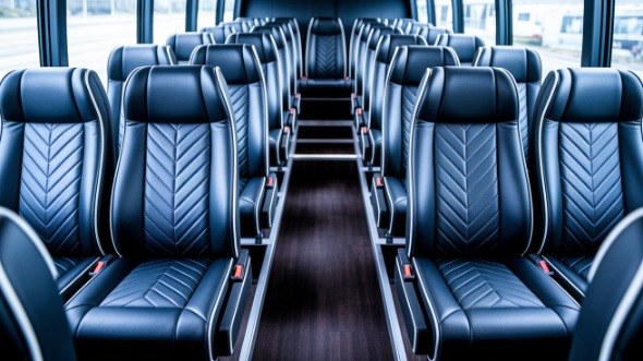 des moines 18 passenger minibus rental