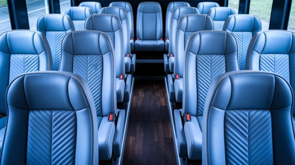 des moines 20 passenger minibus interior