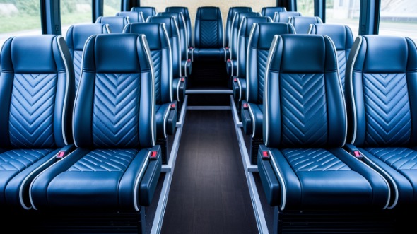 des moines 25 passenger minibus rental